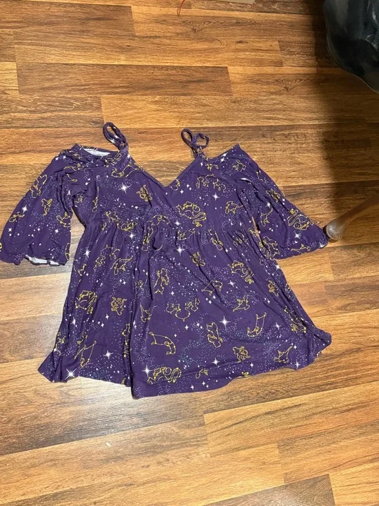 Torrid Disney Off-the-Shoulder Women’s Top - Picture 1 of 3